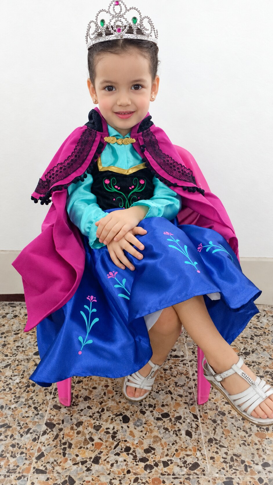Mariana vestida de princesa